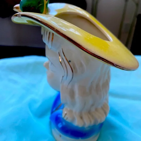 LADY HEAD VASE 7” - Picture 3 of 7